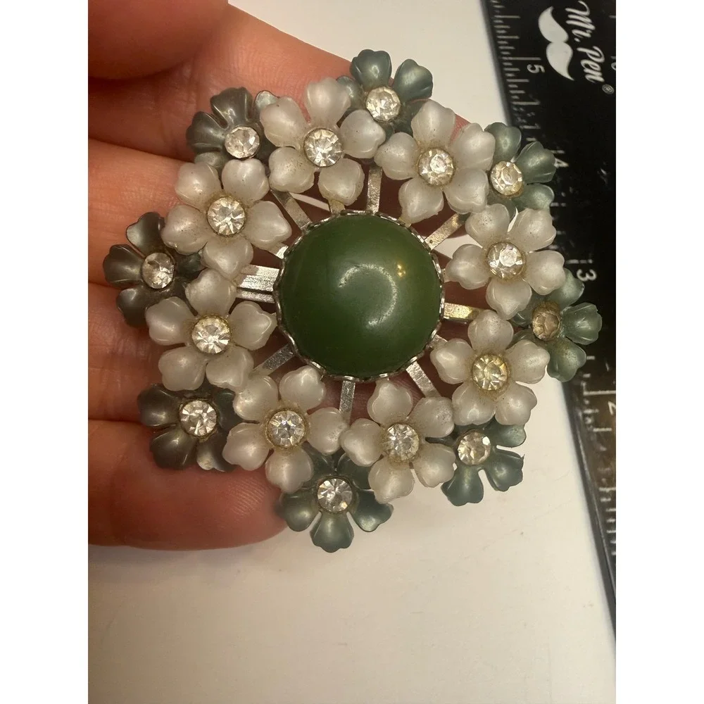 Vintage Green Cabochon Frosted Flower Rhinestone Brooch Silver Tone Floral Pin